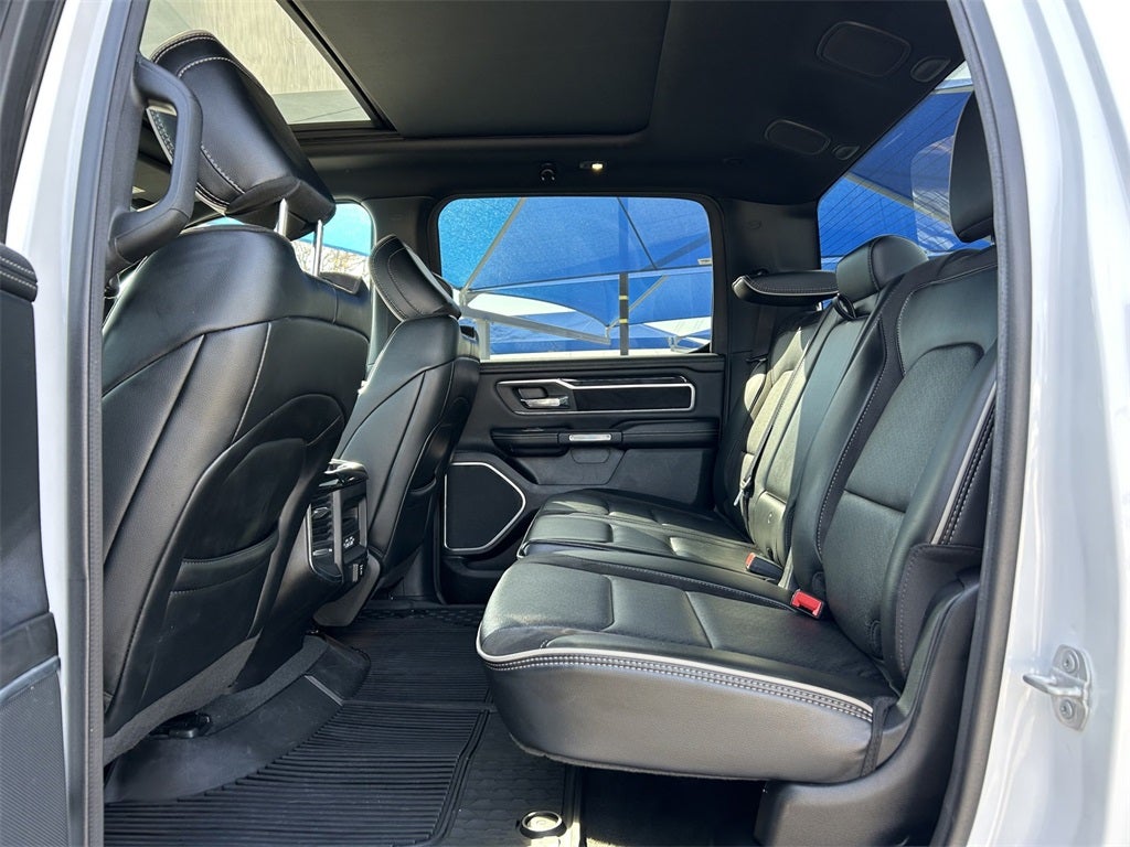 2022 RAM 1500 Laramie Crew Cab 4x2 5'7' Box