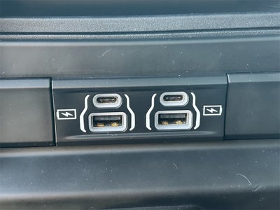 2022 RAM 1500 Laramie Crew Cab 4x2 5'7' Box