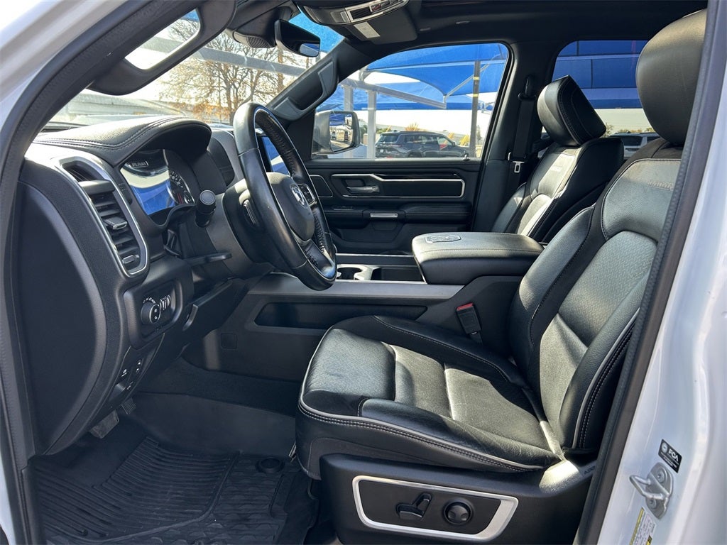 2022 RAM 1500 Laramie Crew Cab 4x2 5'7' Box