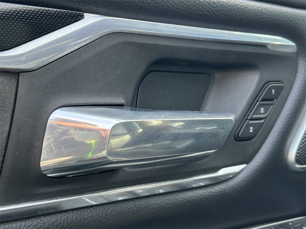 2022 RAM 1500 Laramie Crew Cab 4x2 5'7' Box