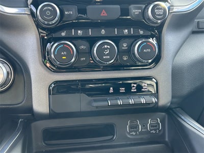 2022 RAM 1500 Laramie Crew Cab 4x2 5'7' Box