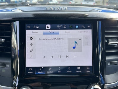 2022 RAM 1500 Laramie Crew Cab 4x2 5'7' Box