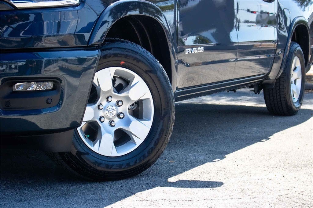 2026 RAM Ram 1500 RAM 1500 LONE STAR CREW CAB 4X4 5'7' BOX