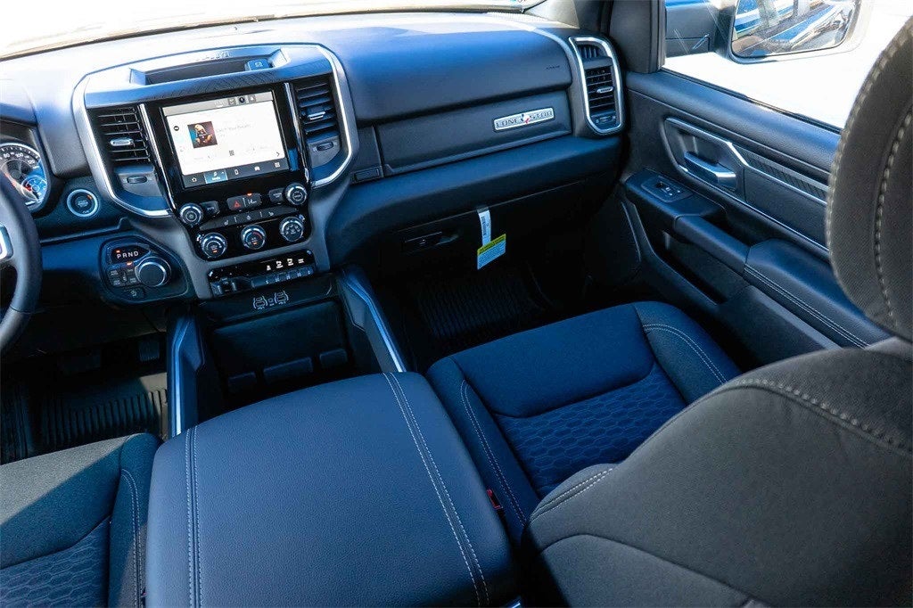 2026 RAM Ram 1500 RAM 1500 LONE STAR CREW CAB 4X4 5'7' BOX