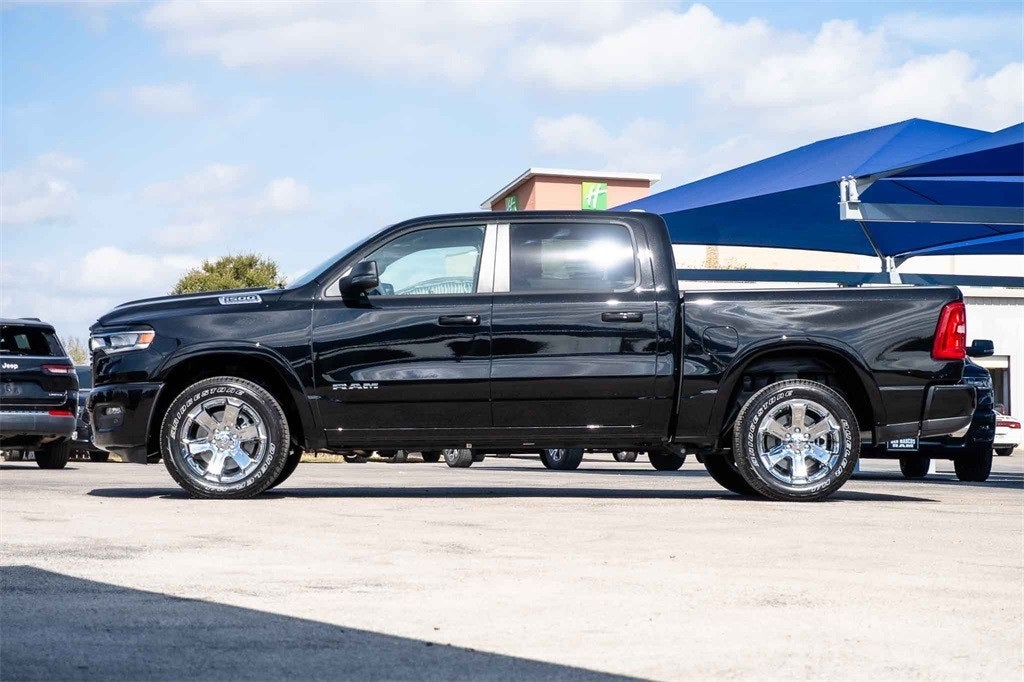 2026 RAM Ram 1500 RAM 1500 LONE STAR CREW CAB 4X4 5'7' BOX