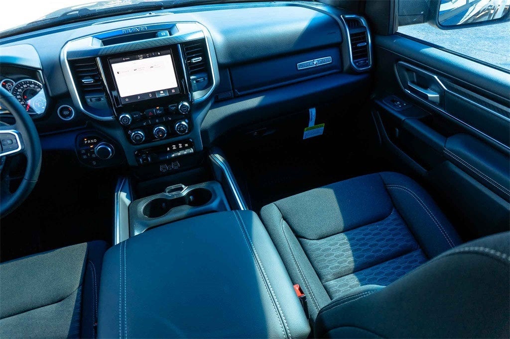 2026 RAM Ram 1500 RAM 1500 LONE STAR CREW CAB 4X4 5'7' BOX