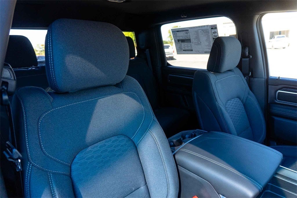 2026 RAM Ram 1500 RAM 1500 LONE STAR CREW CAB 4X4 5'7' BOX