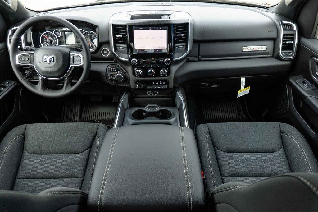 2026 RAM Ram 1500 RAM 1500 LONE STAR CREW CAB 4X4 5'7' BOX