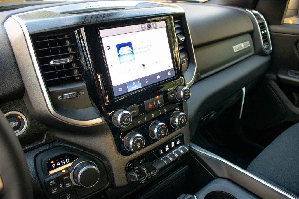 2026 RAM Ram 1500 RAM 1500 LONE STAR CREW CAB 4X4 5'7' BOX