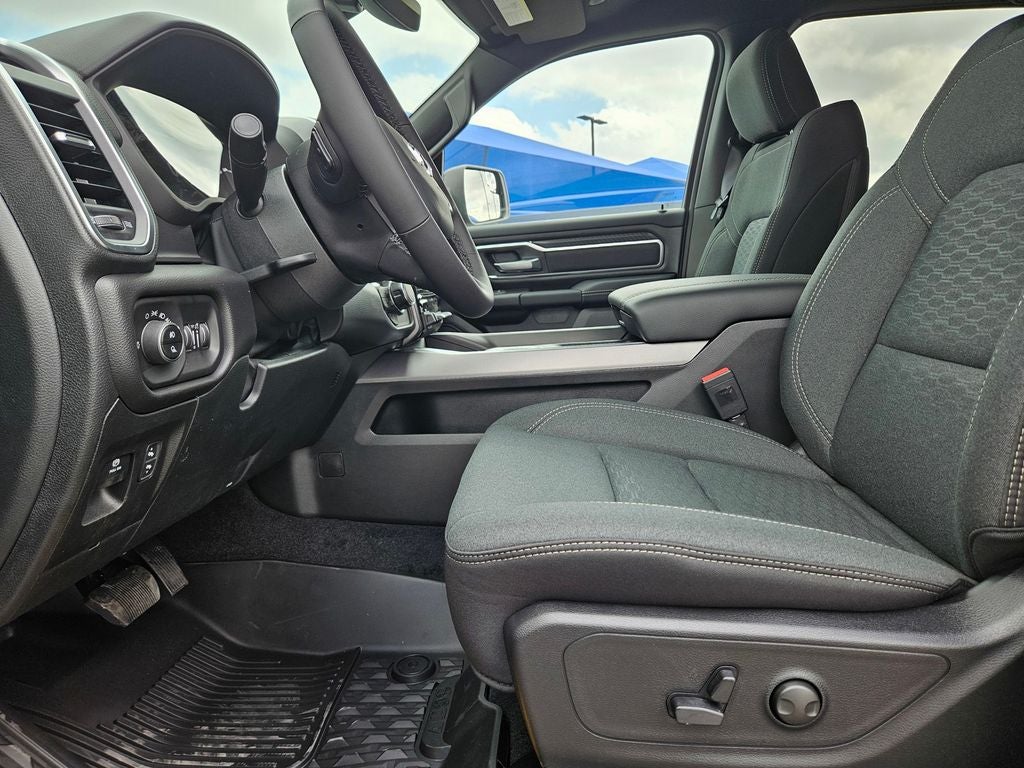 2026 RAM Ram 1500 RAM 1500 LONE STAR CREW CAB 4X4 5'7' BOX