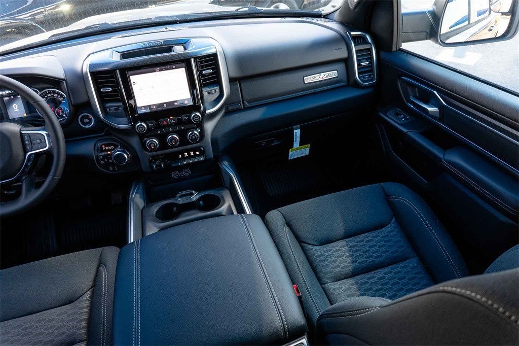 2026 RAM Ram 1500 RAM 1500 LONE STAR CREW CAB 4X4 5'7' BOX