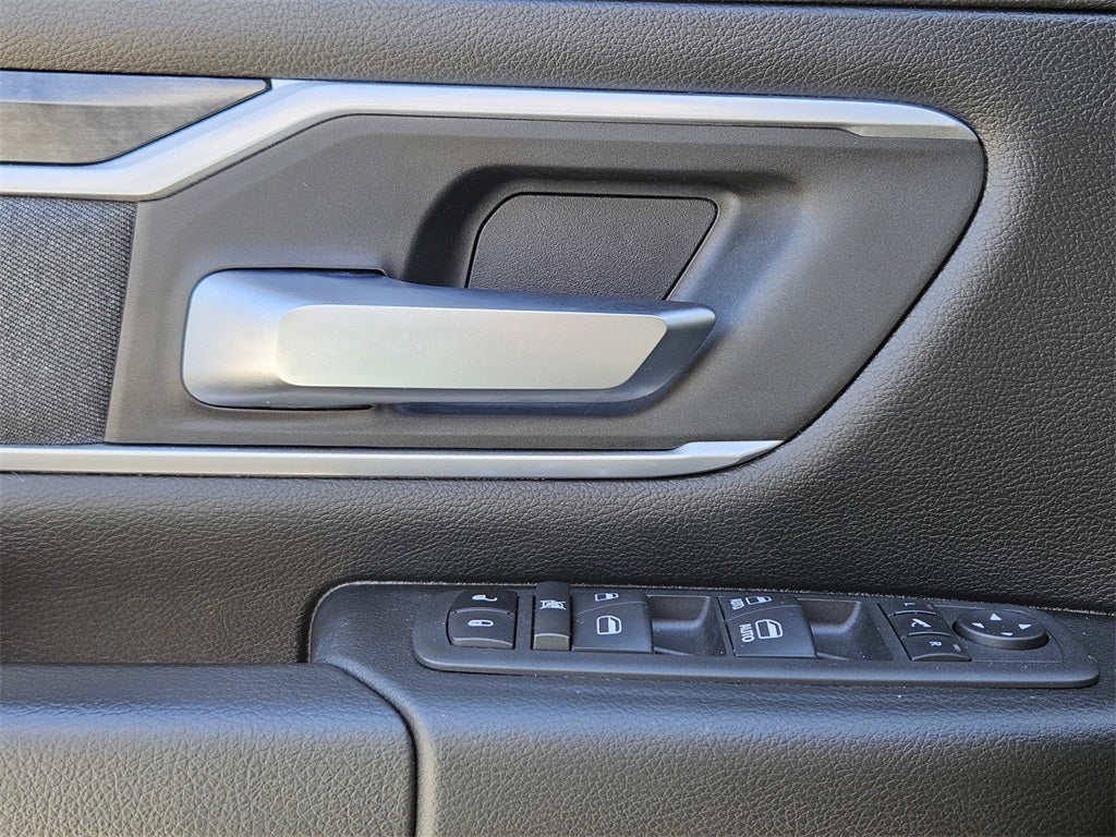 2022 RAM 1500 Lone Star Crew Cab 4x4 5'7' Box