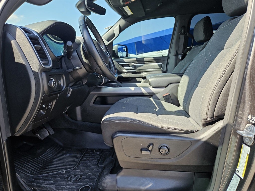 2022 RAM 1500 Lone Star Crew Cab 4x4 5'7' Box