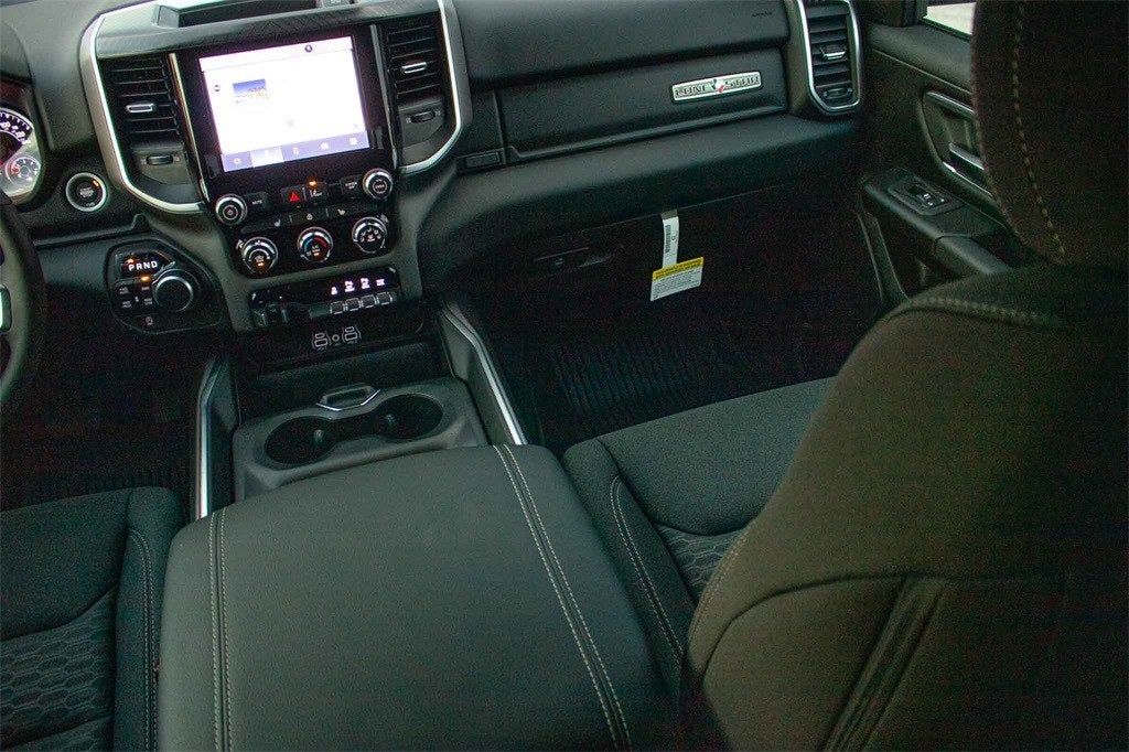 2026 RAM Ram 1500 RAM 1500 LONE STAR CREW CAB 4X4 5'7' BOX