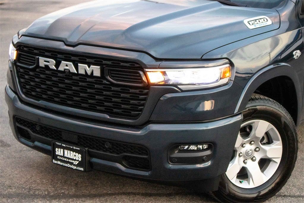 2026 RAM Ram 1500 RAM 1500 LONE STAR CREW CAB 4X4 5'7' BOX