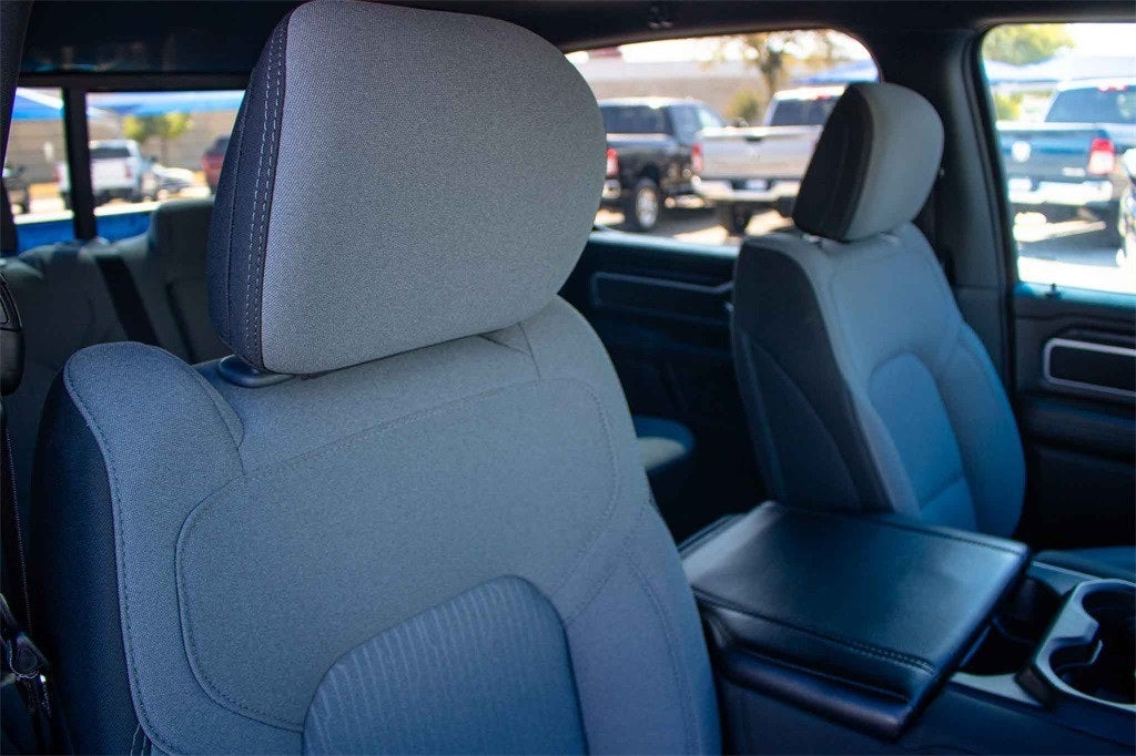 2023 RAM 1500 Big Horn Crew Cab 4x4 5'7' Box