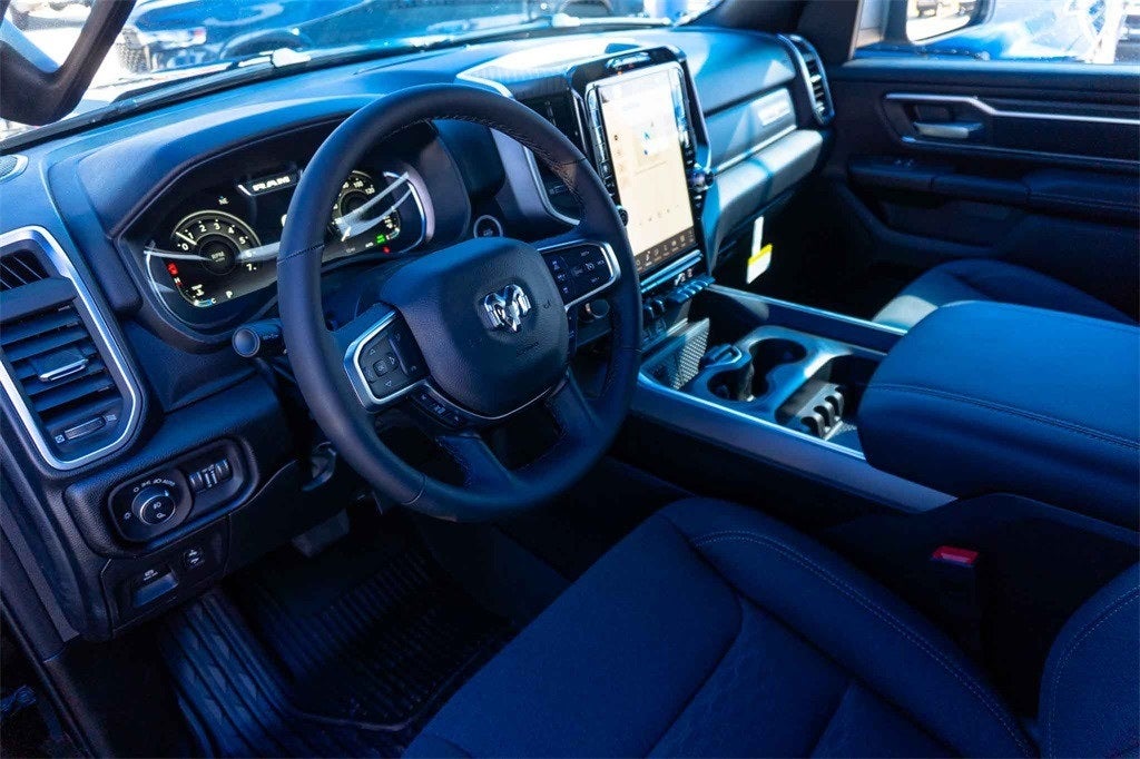 2026 RAM Ram 1500 RAM 1500 LONE STAR CREW CAB 4X4 5'7' BOX