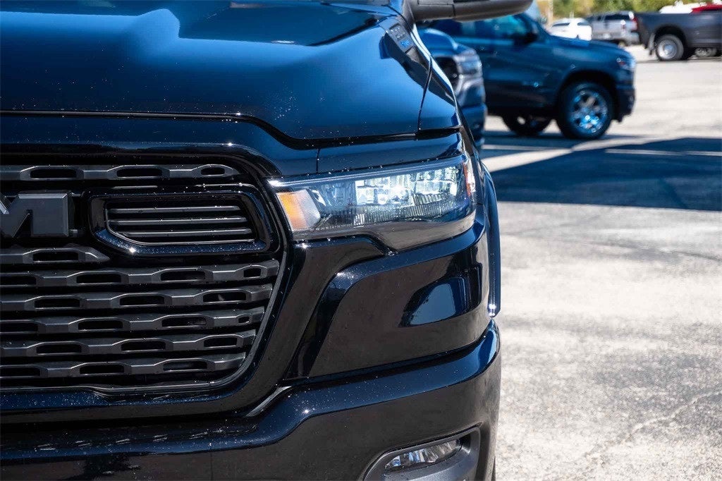 2026 RAM Ram 1500 RAM 1500 LONE STAR CREW CAB 4X4 5'7' BOX