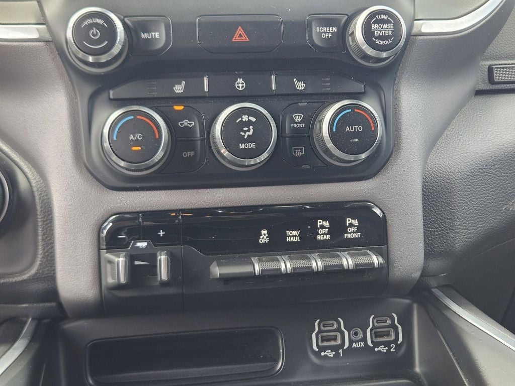 2023 RAM 1500 Lone Star Crew Cab 4x4 5'7' Box