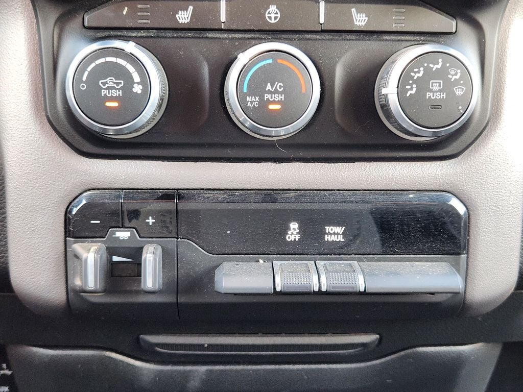 2023 RAM 1500 Big Horn Crew Cab 4x4 5'7' Box