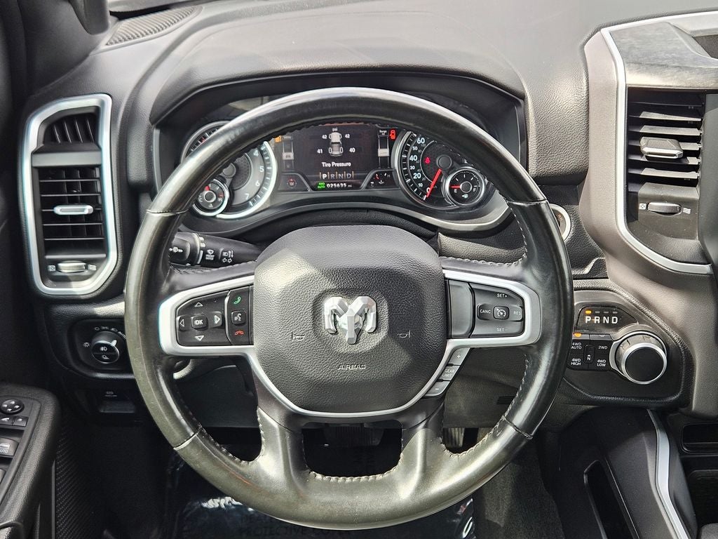 2022 RAM 1500 Big Horn Crew Cab 4x4 5'7' Box