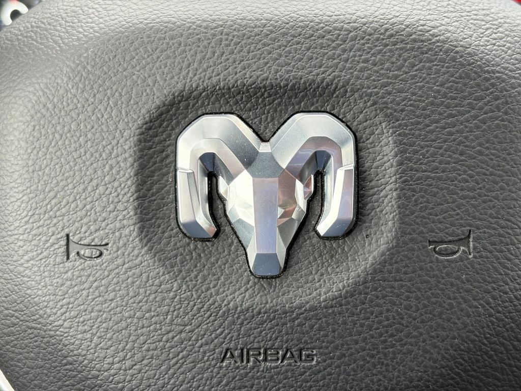 2022 RAM 1500 Big Horn Crew Cab 4x4 5'7' Box