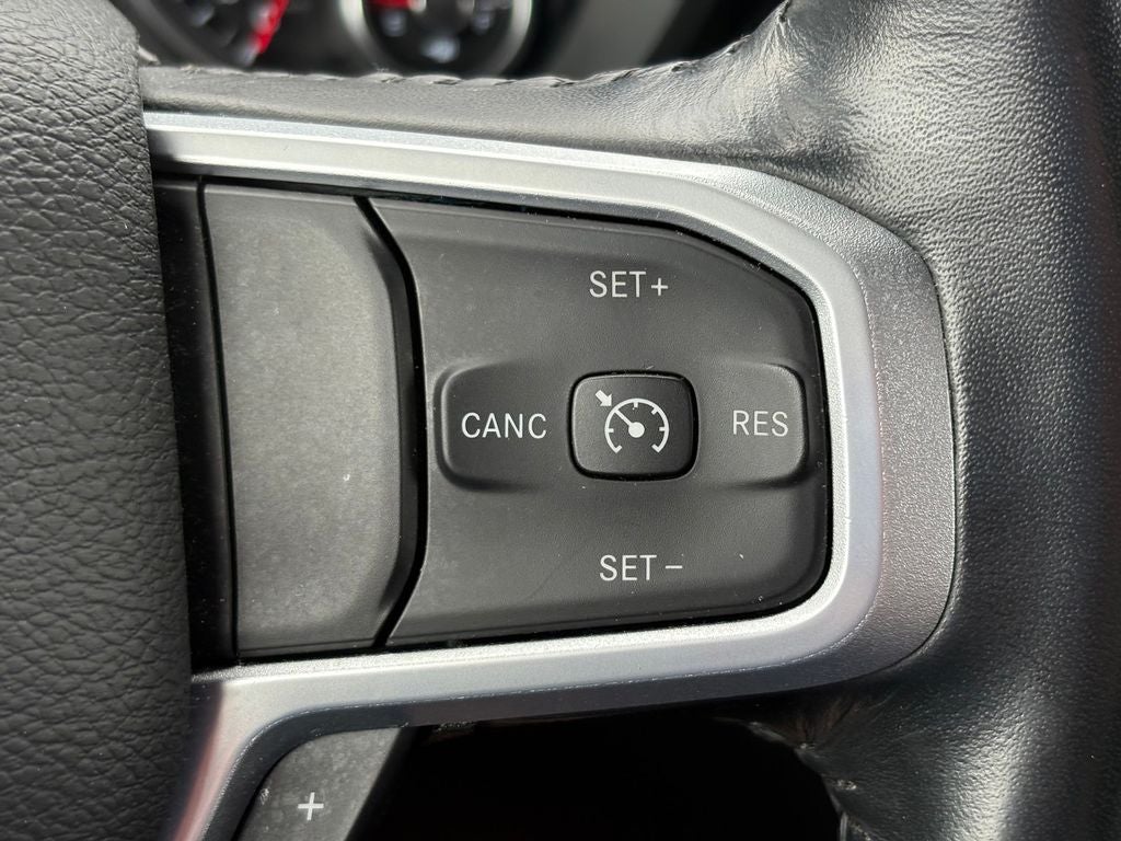 2022 RAM 1500 Big Horn Crew Cab 4x4 5'7' Box