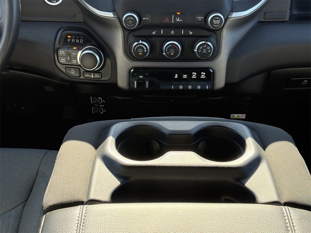 2024 RAM 1500 Big Horn Crew Cab 4x4 5'7' Box