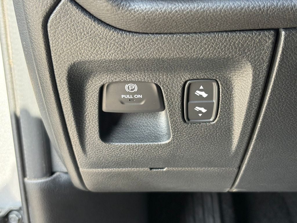 2025 RAM 1500 Laramie Crew Cab 4x4 5'7' Box