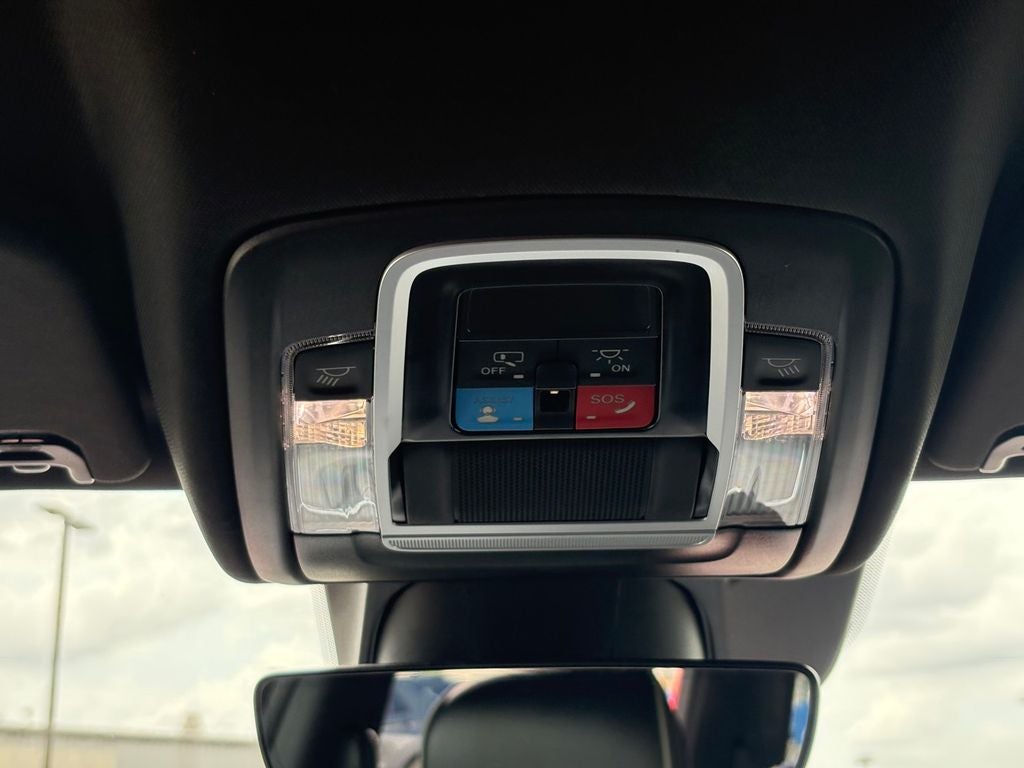 2023 RAM 1500 Laramie Crew Cab 4x4 5'7' Box