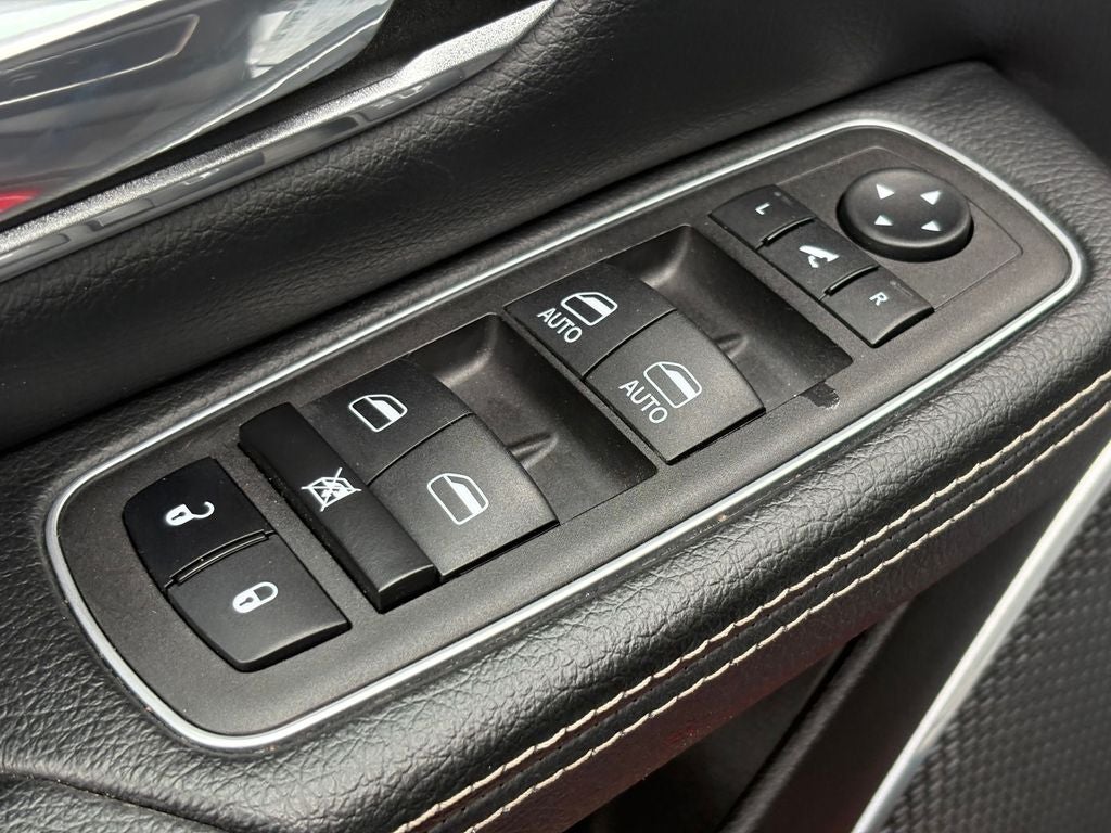 2023 RAM 1500 Laramie Crew Cab 4x4 5'7' Box