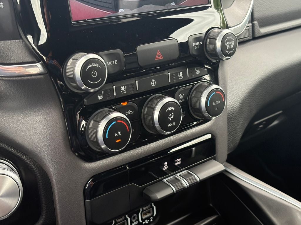 2023 RAM 1500 Laramie Crew Cab 4x4 5'7' Box