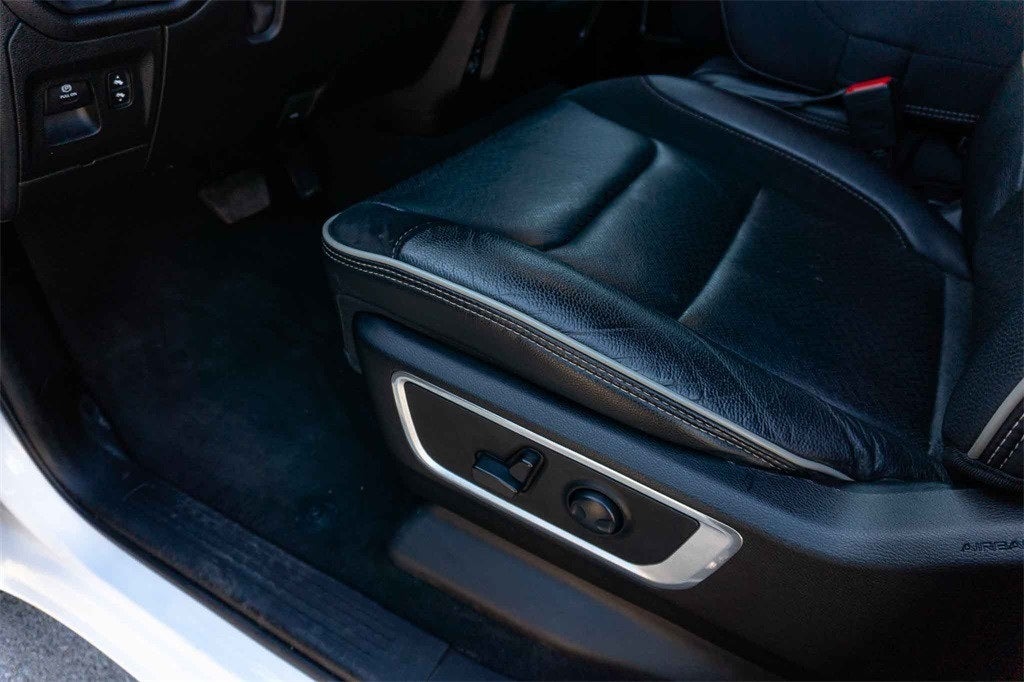 2023 RAM 1500 Laramie Crew Cab 4x4 5'7' Box