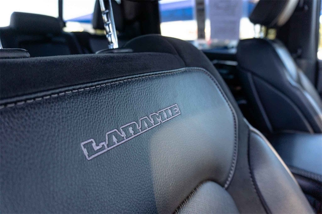 2023 RAM 1500 Laramie Crew Cab 4x4 5'7' Box