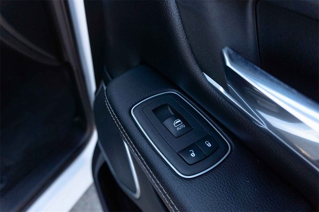 2023 RAM 1500 Laramie Crew Cab 4x4 5'7' Box