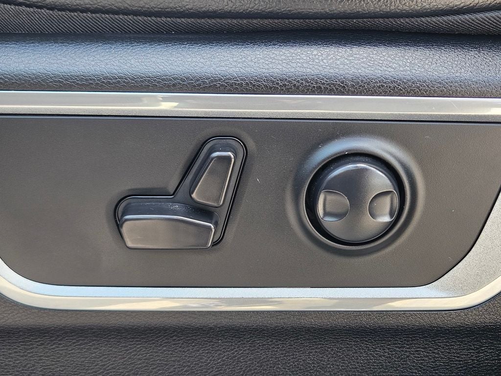 2024 RAM 1500 Laramie Crew Cab 4x4 5'7' Box