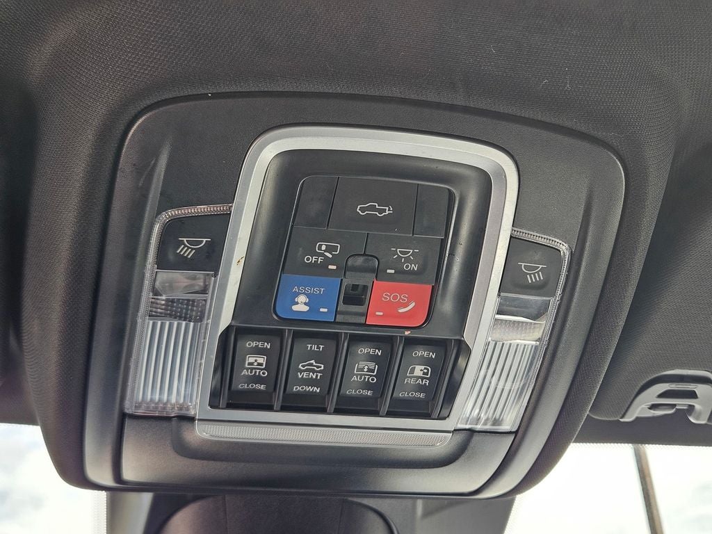 2024 RAM 1500 Laramie Crew Cab 4x4 5'7' Box