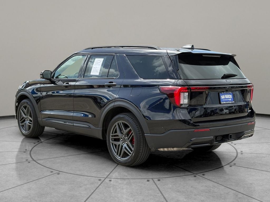 2025 Ford Explorer ST-Line