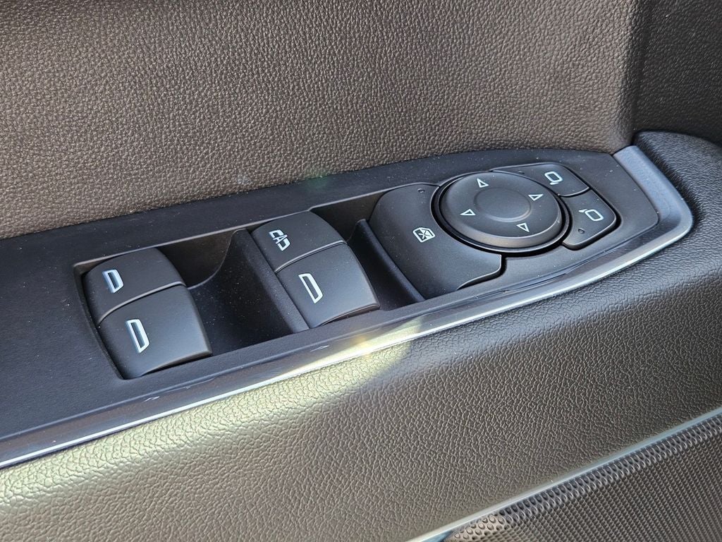 2023 Chevrolet Silverado 1500 4WD Crew Cab Short Bed LT with 2FL