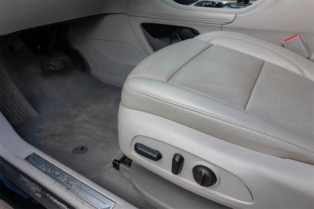 2023 GMC Acadia AWD SLT