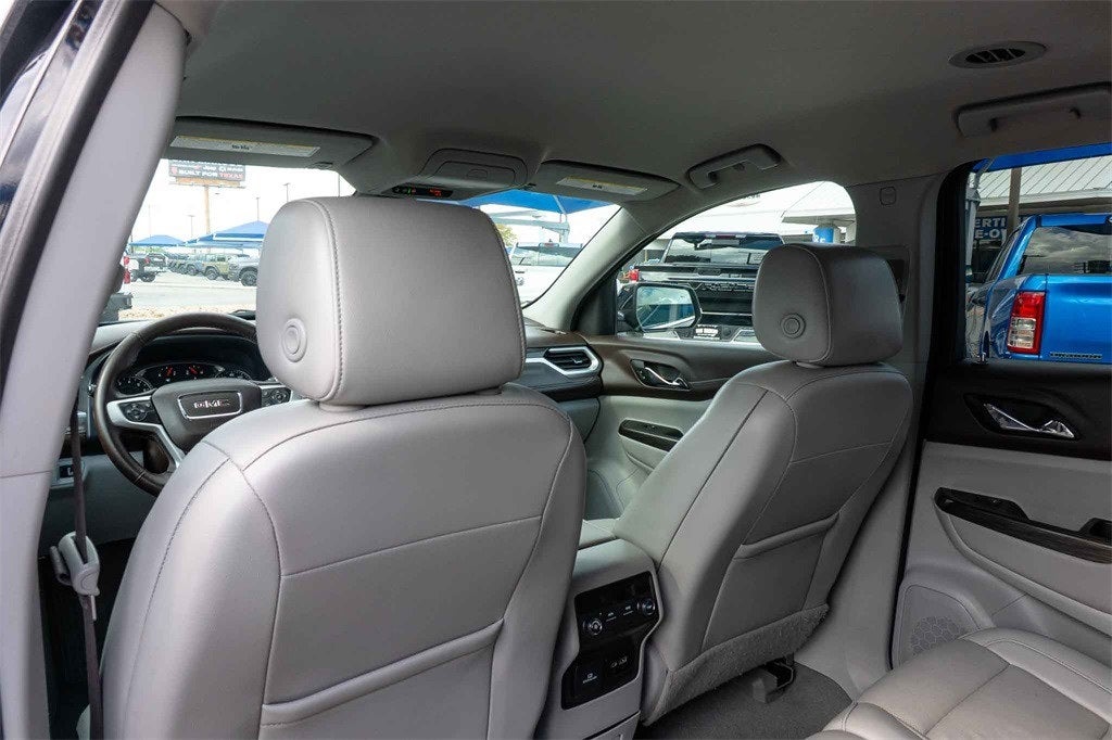 2023 GMC Acadia AWD SLT