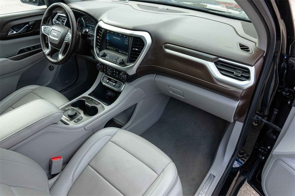 2023 GMC Acadia AWD SLT