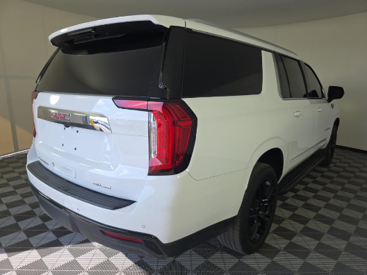 2023 GMC Yukon XL SLE