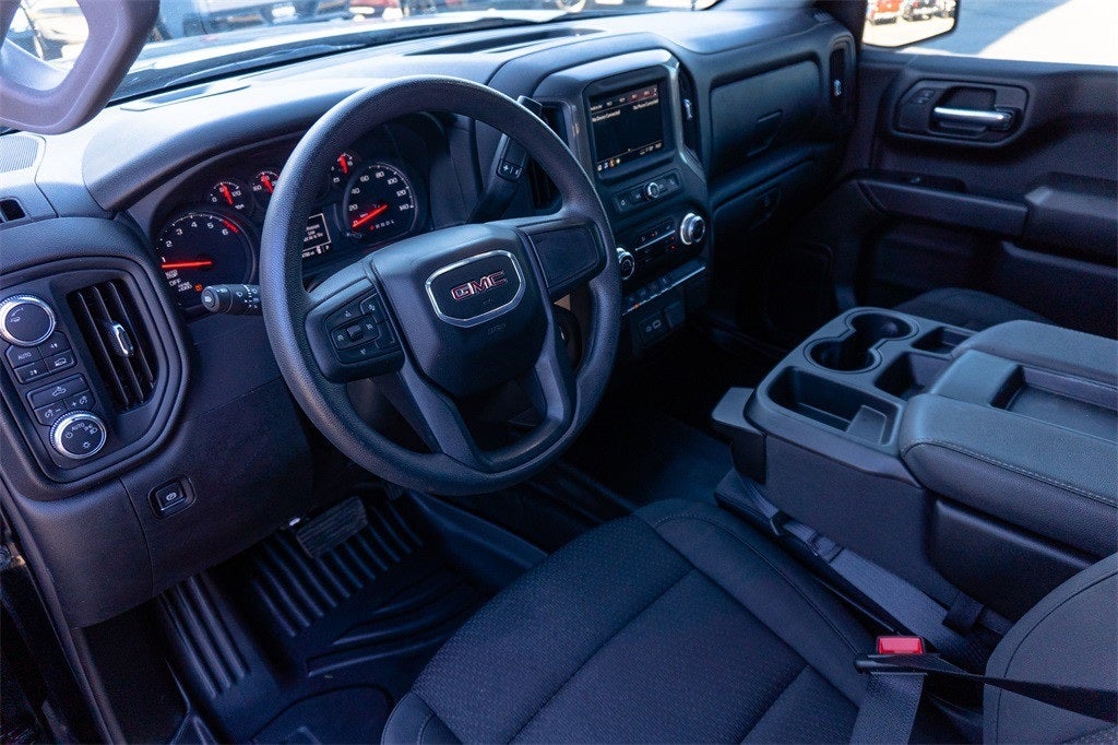 2025 GMC Sierra 1500 4WD Crew Cab Short Box Pro