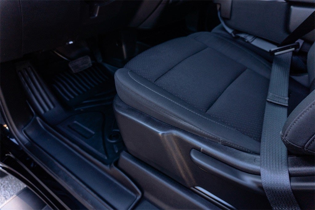 2025 GMC Sierra 1500 4WD Crew Cab Short Box Pro