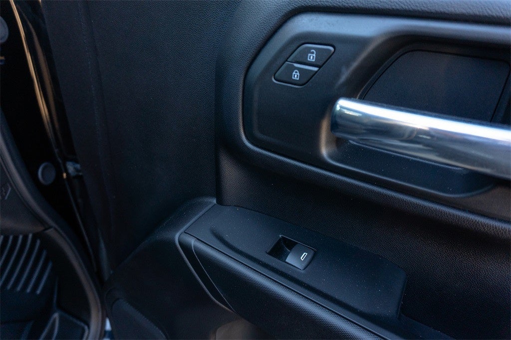 2025 GMC Sierra 1500 4WD Crew Cab Short Box Pro