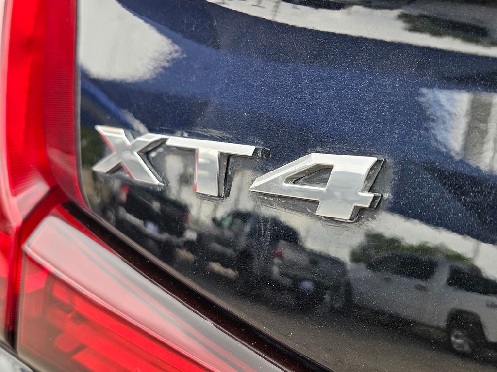 2023 Cadillac XT4 AWD Premium Luxury