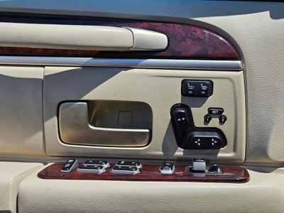 2006 Lincoln Town Car Signature Limited
