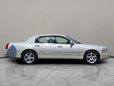 2006 Lincoln Town Car Signature Limited