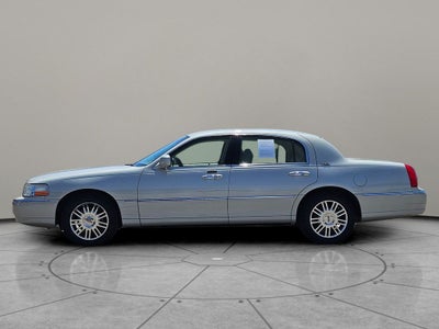2006 Lincoln Town Car Signature Limited
